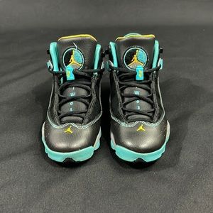 Jordan’s grade school 6 rings